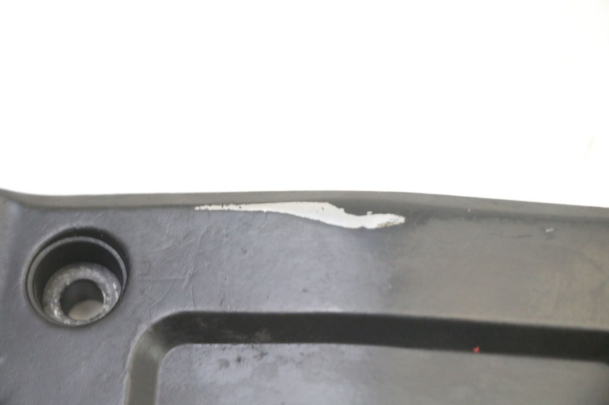 photo de PLATINE CALE PIED AVANT GAUCHE BMW K 75 RT 750 (1989 - 1997)