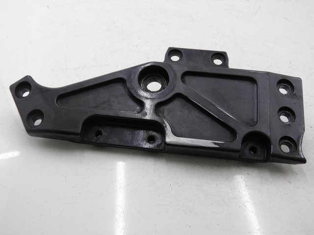 photo de PLATINE CALE PIED AVANT GAUCHE KAWASAKI ZEPHYR 550 (1991 - 1998)