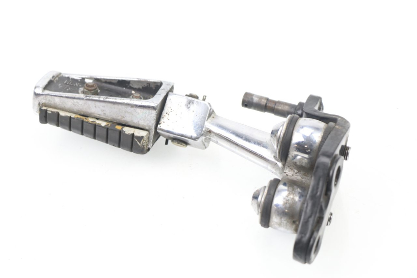 photo de PLATINE CALE PIED AVANT GAUCHE LIFAN ROYAL KING 250 (2011 - 2019)
