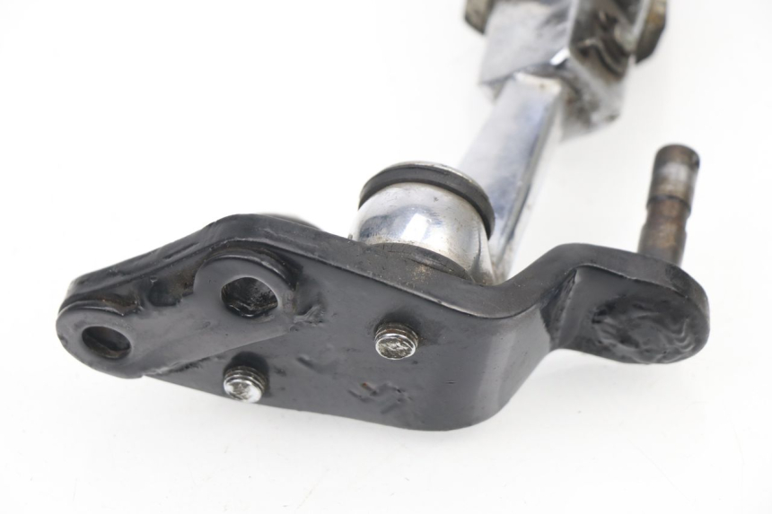 photo de PLATINE CALE PIED AVANT GAUCHE LIFAN ROYAL KING 250 (2011 - 2019)