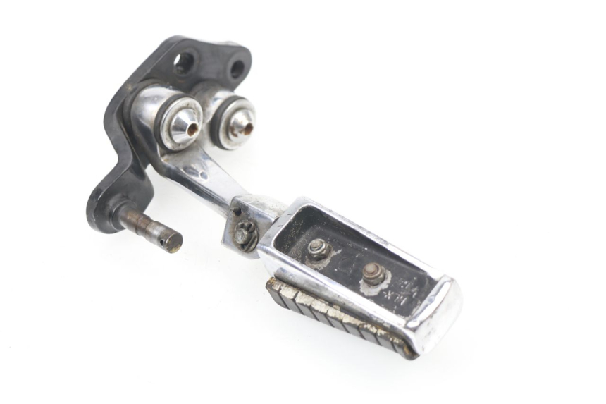photo de PLATINE CALE PIED AVANT GAUCHE LIFAN ROYAL KING 250 (2011 - 2019)