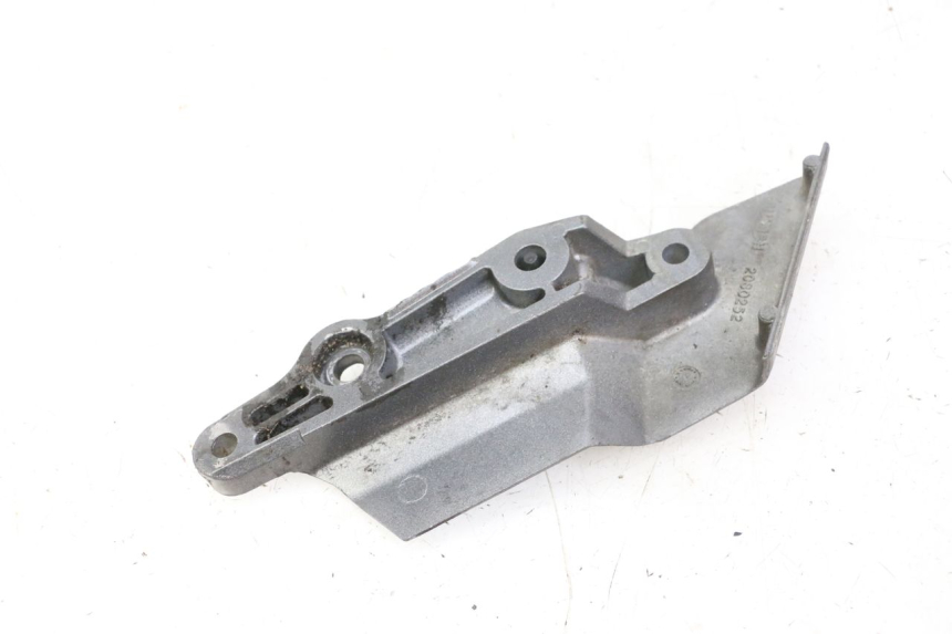 photo de PLATINE CALE PIED AVANT GAUCHE TRIUMPH SPRINT 900 (1995 - 1998)