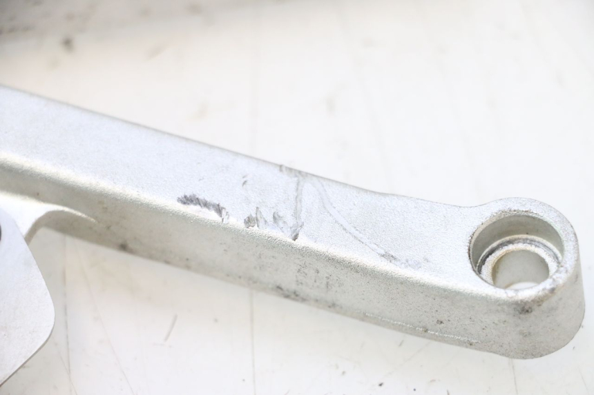 photo de PLATINE CALE PIED AVANT GAUCHE DUCATI SS IE DS CARENEE 1000 (2002 - 2006) - Zoom état d’usage