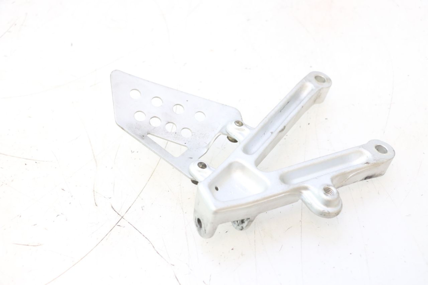 photo de PLATINE CALE PIED AVANT GAUCHE DUCATI SS IE DS CARENEE 1000 (2002 - 2006) - Gros plan technique