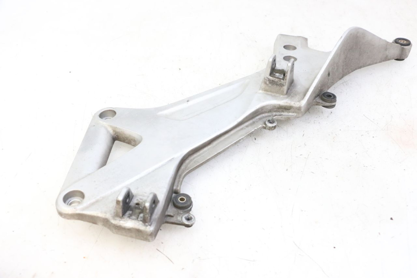 photo de PLATINE CALE PIED AVANT GAUCHE HONDA ST PAN EUROPEAN 1300 (2002 - 2013)