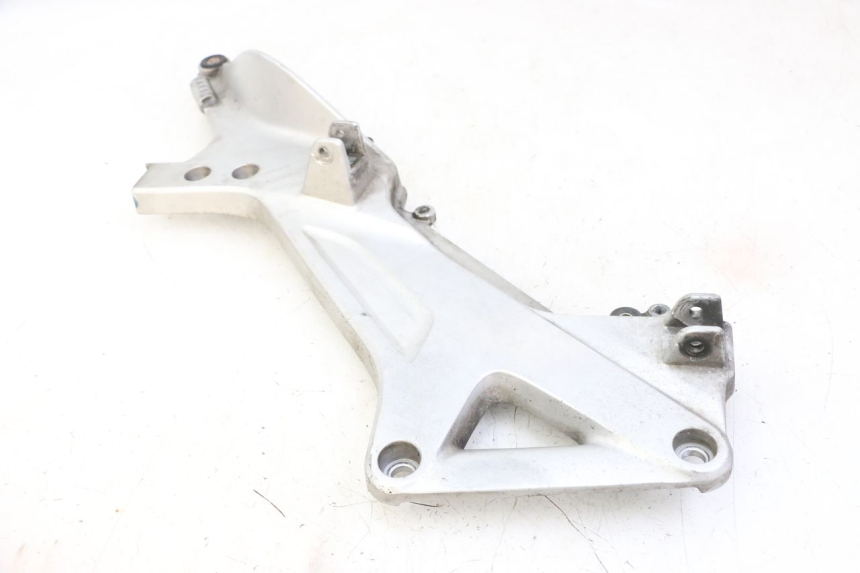 photo de PLATINE CALE PIED AVANT GAUCHE HONDA ST PAN EUROPEAN 1300 (2002 - 2013)