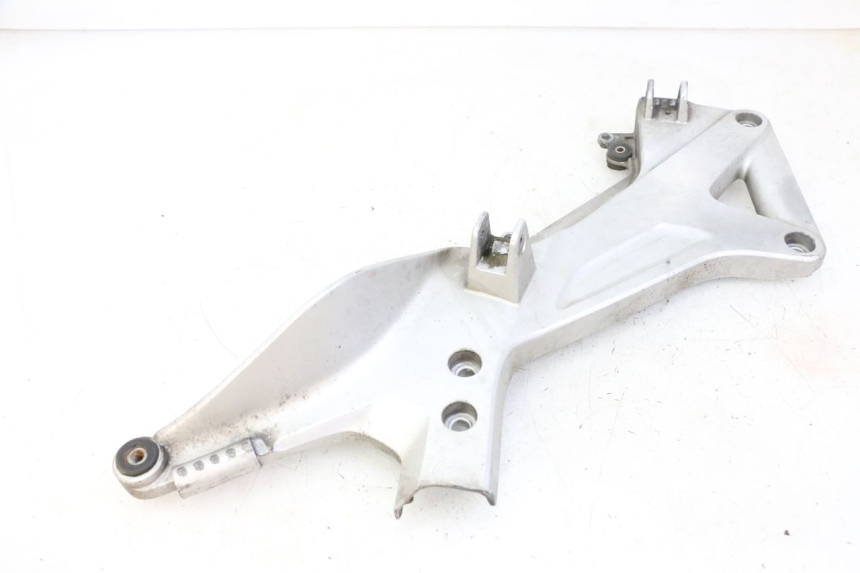 photo de PLATINE CALE PIED AVANT GAUCHE HONDA ST PAN EUROPEAN 1300 (2002 - 2013)