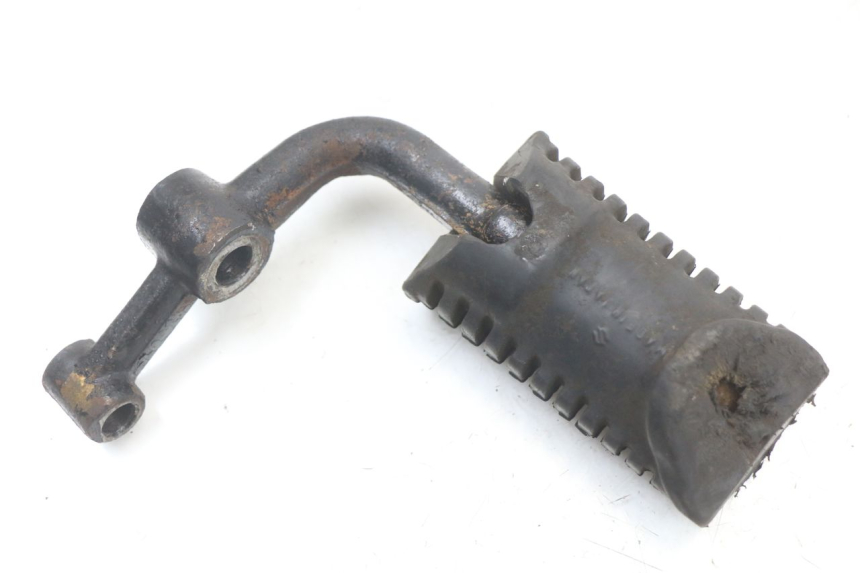 photo de PLATINE CALE PIED AVANT GAUCHE SUZUKI GSX E 250 (1982 - 1983)