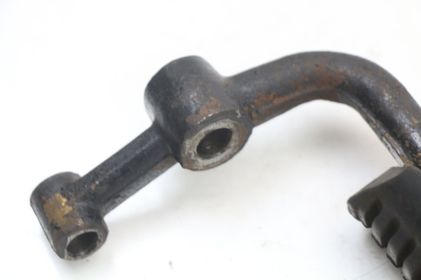 photo de PLATINE CALE PIED AVANT GAUCHE SUZUKI GSX E 250 (1982 - 1983)