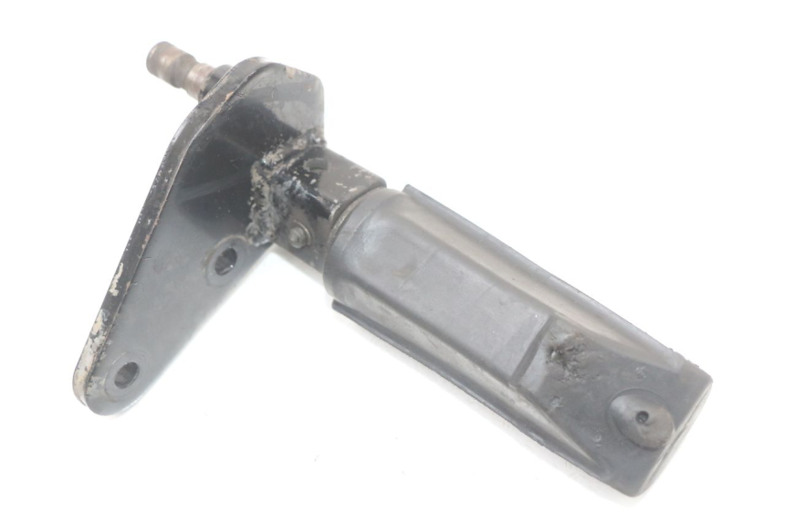 photo de PLATINE CALE PIED AVANT GAUCHE SUZUKI GZ MARAUDER 125 (1998 - 2004)