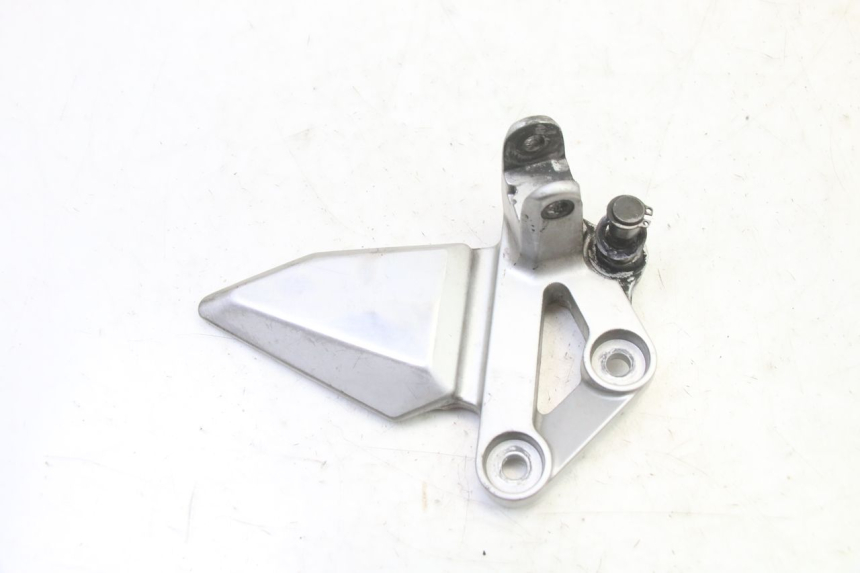 photo de PLATINE CALE PIED AVANT GAUCHE SUZUKI SV S 650 (2003 - 2009)