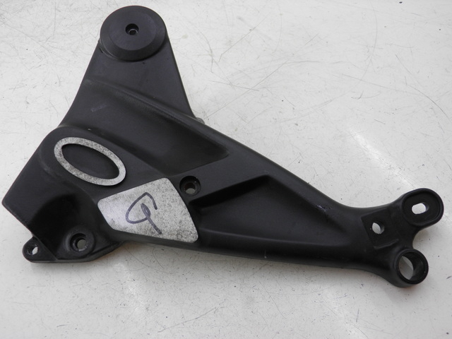 photo de PLATINE CALE PIED AVANT GAUCHE TRIUMPH TROPHY 1200 (1996 - 2003)