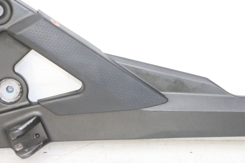 photo de PLATINE CALE PIED AVANT GAUCHE YAMAHA XJ6 ABS 600 (2008 - 2016)