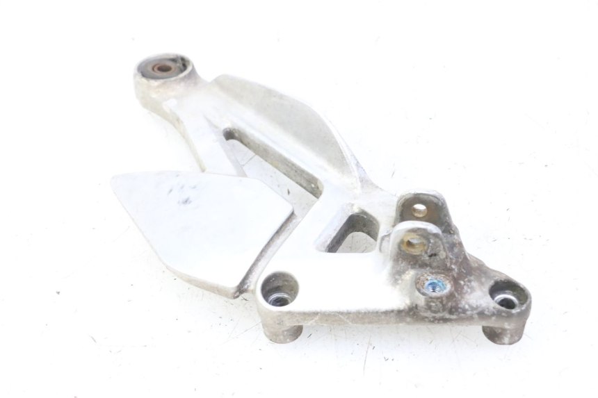 photo de PLATINE CALE PIED AVANT GAUCHE YAMAHA XJN DIVERSION 600 (2000 - 2003)