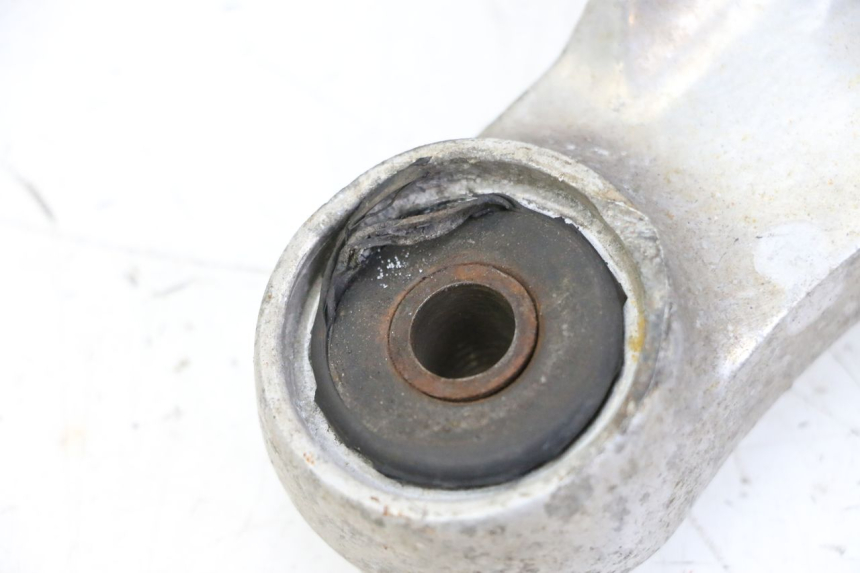 photo de PLATINE CALE PIED AVANT GAUCHE YAMAHA XJN DIVERSION 600 (2000 - 2003)