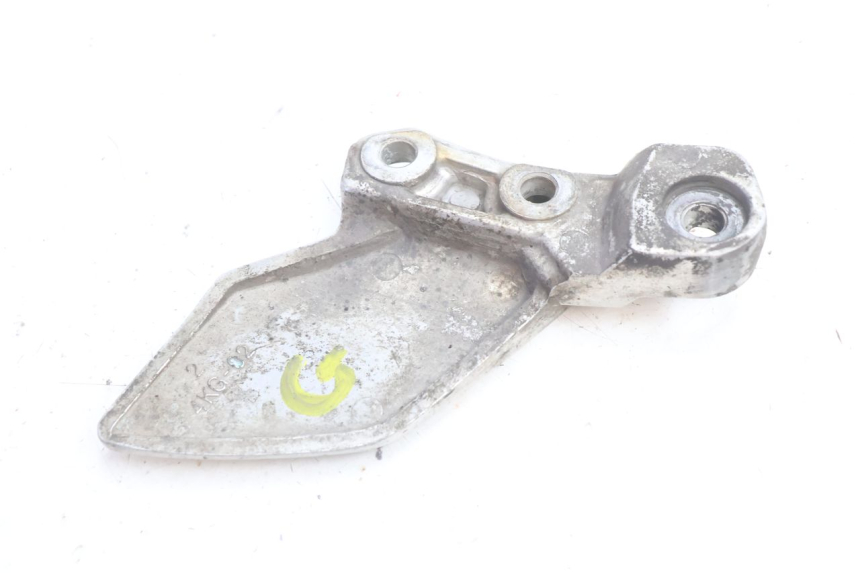 photo de PLATINE CALE PIED AVANT GAUCHE YAMAHA XJR 1300 (1998 - 2002) - Zoom état d’usage