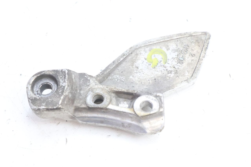 photo de PLATINE CALE PIED AVANT GAUCHE YAMAHA XJR 1300 (1998 - 2002) - Autre angle de vue