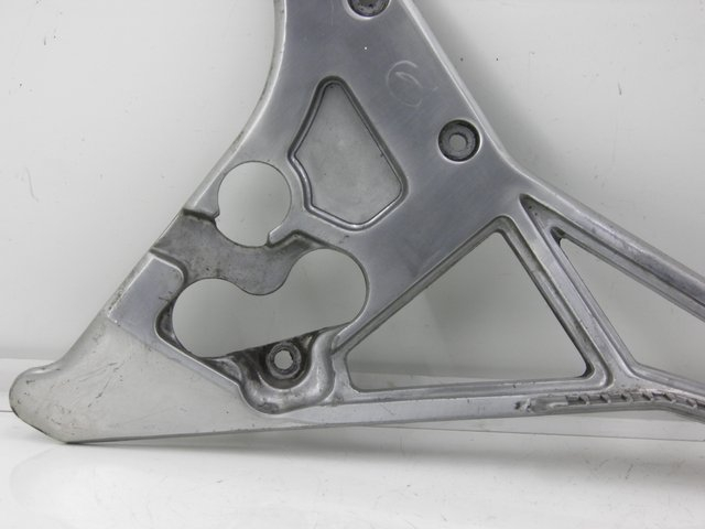 photo de PLATINE CALE PIED AVANT GAUCHE YAMAHA FJ 3CX 1200 (1986 - 1996)