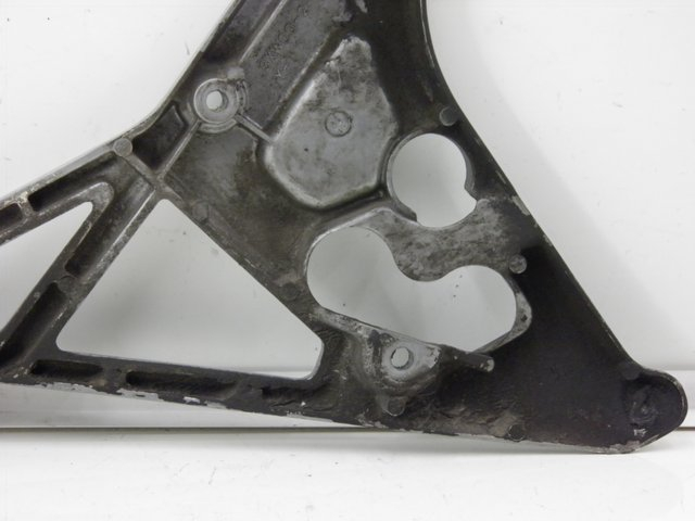 photo de PLATINE CALE PIED AVANT GAUCHE YAMAHA FJ 3CX 1200 (1986 - 1996)
