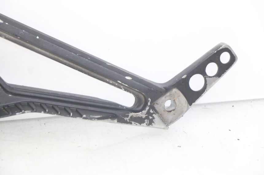 photo de PLATINE CALE PIED AVANT GAUCHE YAMAHA FJ 3CX 1200 (1986 - 1996)