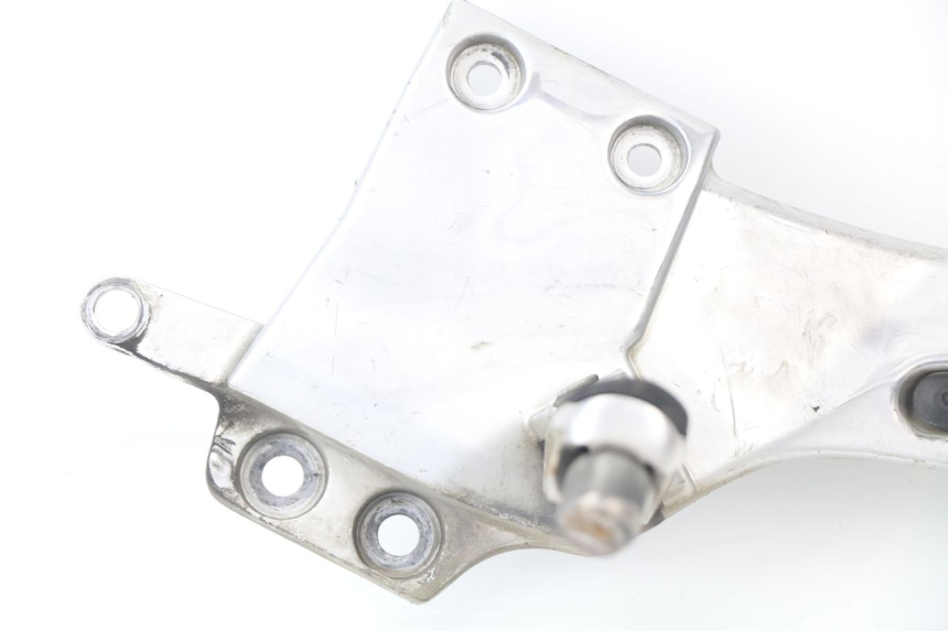 photo de PLATINE CALE PIED AVANT GAUCHE YAMAHA FJR ABS 1300 (2006 - 2012)