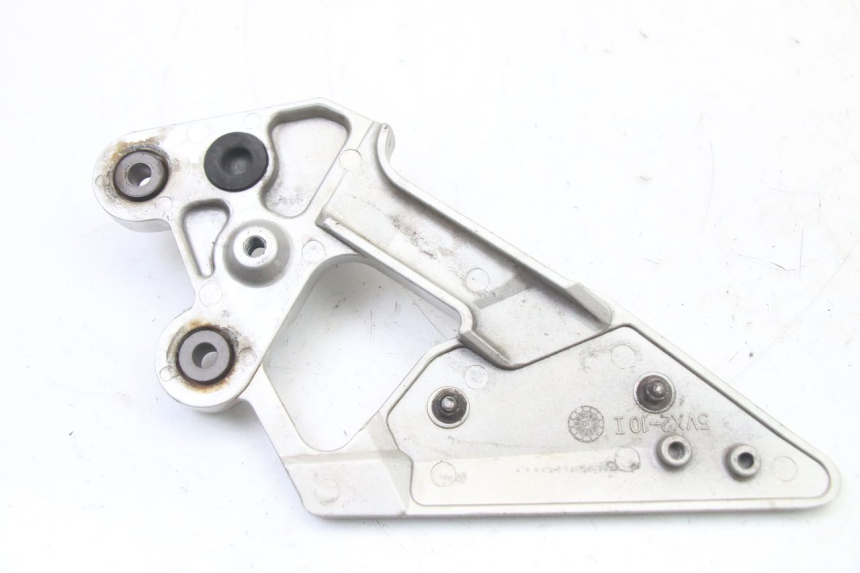 photo de PLATINE CALE PIED AVANT GAUCHE YAMAHA FZ6 FAZER S2 600 (2007 - 2011)