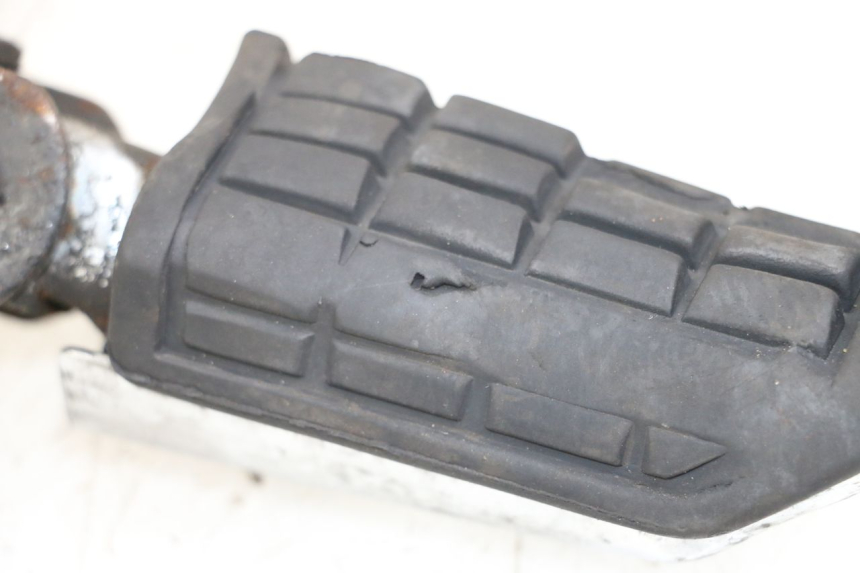 photo de PLATINE CALE PIED AVANT GAUCHE YAMAHA XJ F 900 (1983 - 1994)