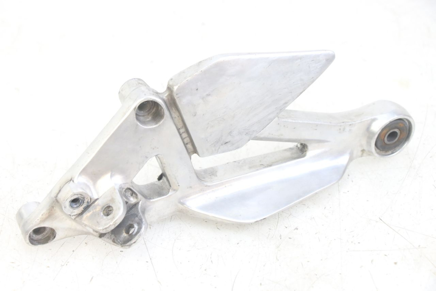 photo de PLATINE CALE PIED AVANT GAUCHE YAMAHA XJN DIVERSION 600 (2000 - 2003)