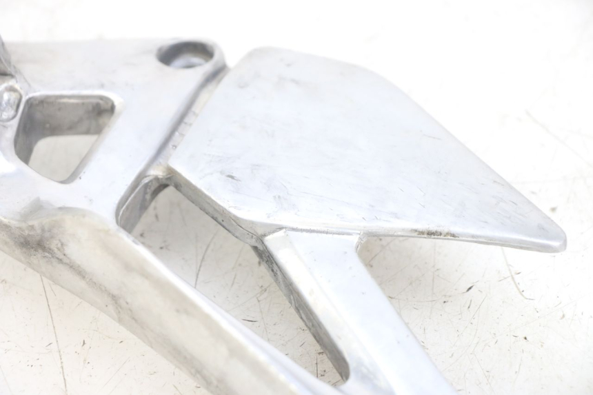 photo de PLATINE CALE PIED AVANT GAUCHE YAMAHA XJN DIVERSION 600 (2000 - 2003)