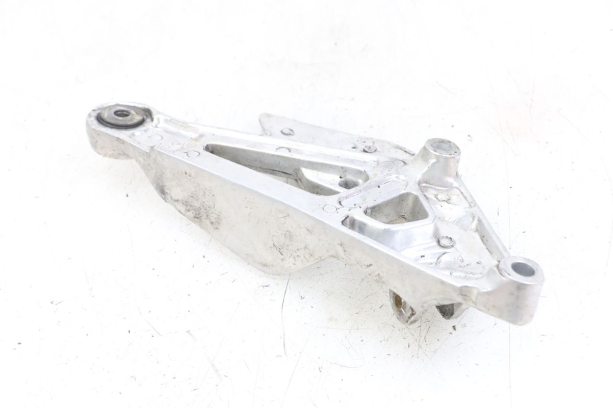 photo de PLATINE CALE PIED AVANT GAUCHE YAMAHA XJS DIVERSION 600 (1997 - 1999)