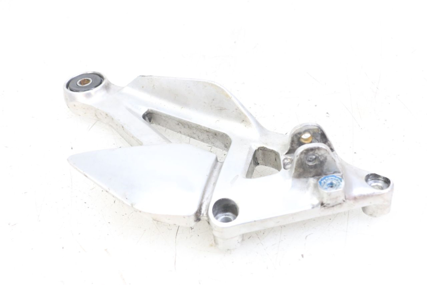 photo de PLATINE CALE PIED AVANT GAUCHE YAMAHA XJS DIVERSION 600 (1997 - 1999)