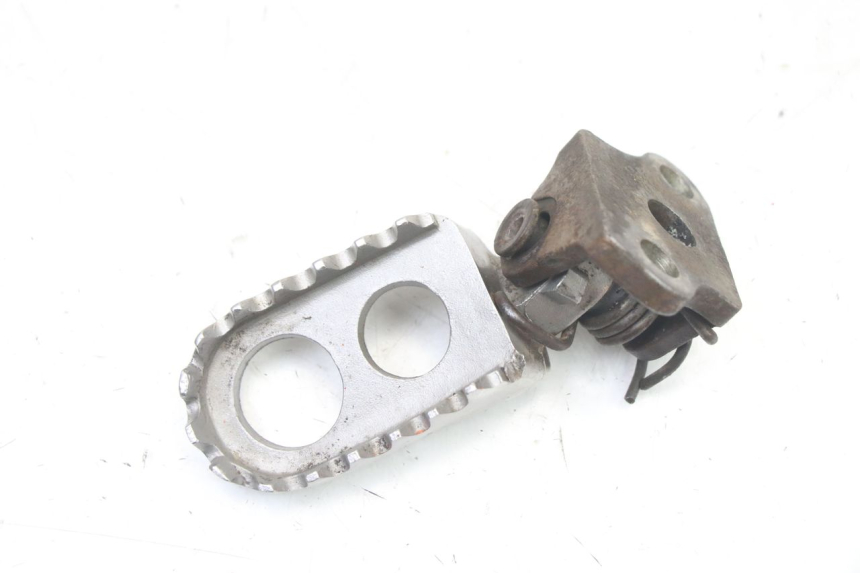 photo de PLATINE CALE PIED AVANT GAUCHE YAMAHA YZ 125 (2006 - 2016)