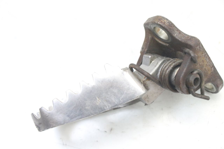 photo de PLATINE CALE PIED AVANT GAUCHE YAMAHA YZ 125 (2006 - 2016)