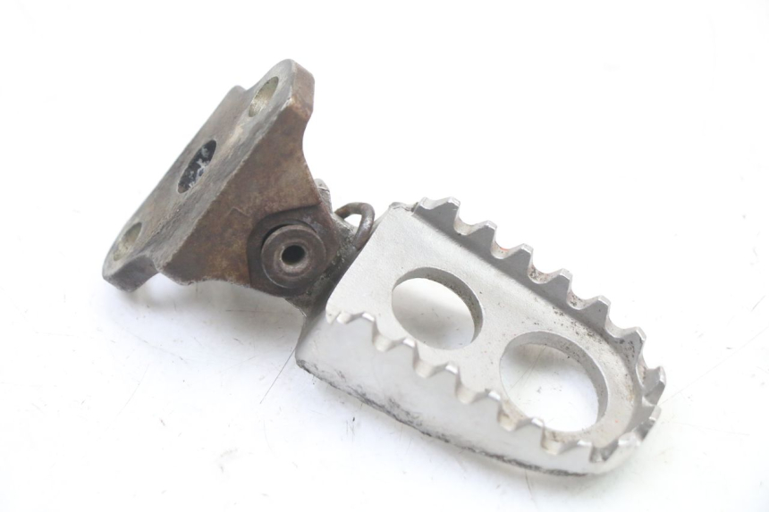 photo de PLATINE CALE PIED AVANT GAUCHE YAMAHA YZ 125 (2006 - 2016)