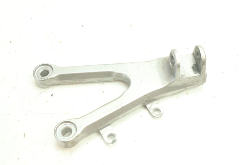 photo de PLATINE CALE PIED AVANT GAUCHE YAMAHA YZF R6 600 (2008 - 2009) - Détail de la pièce