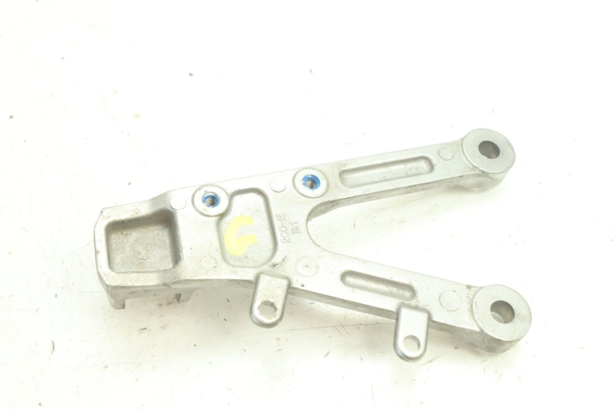 photo de PLATINE CALE PIED AVANT GAUCHE YAMAHA YZF R6 600 (2008 - 2009) - Zoom état d’usage