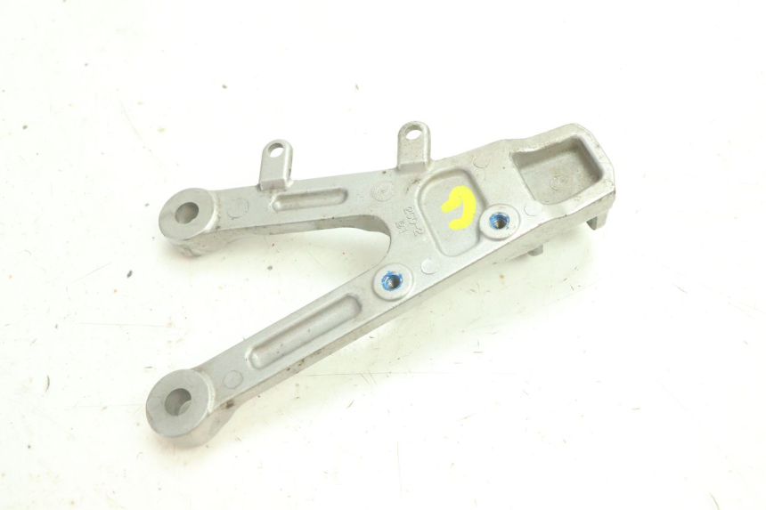 photo de PLATINE CALE PIED AVANT GAUCHE YAMAHA YZF R6 600 (2008 - 2009) - Autre angle de vue