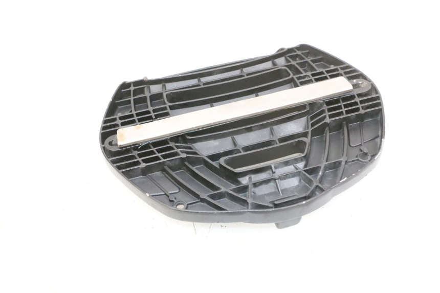 photo de PLATINE TOP CASE SUZUKI DL V STROM 1000 (2002 - 2007) - Détail de la pièce