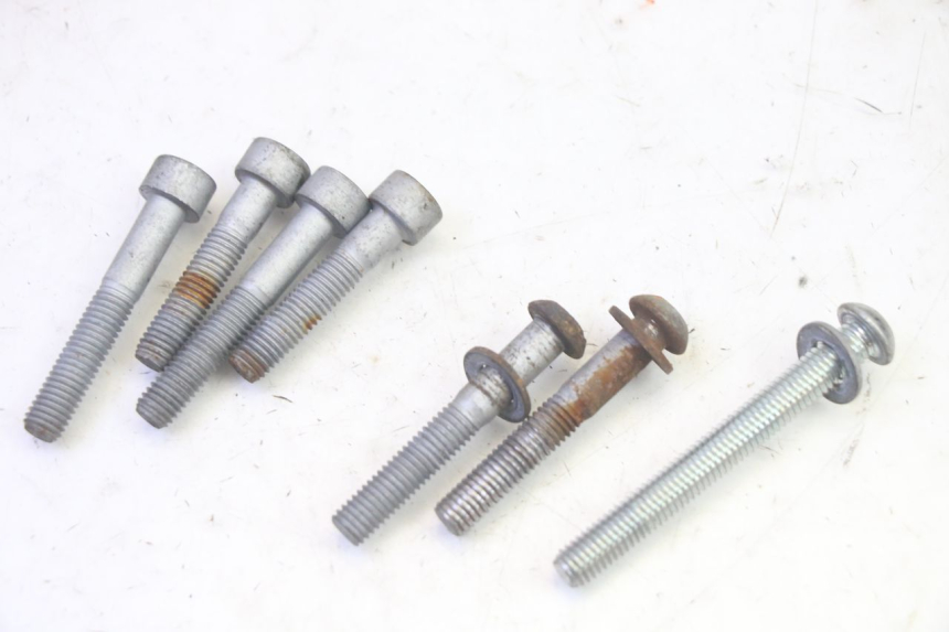 photo de PLATINE TOP CASE PIAGGIO MP3 HPE 350 (2018 - 2020) - Gros plan technique