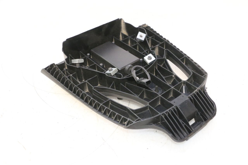 photo de PLATINE TOP CASE PIAGGIO MP3 HPE 530 (2022 - 2026) - Points de fixation