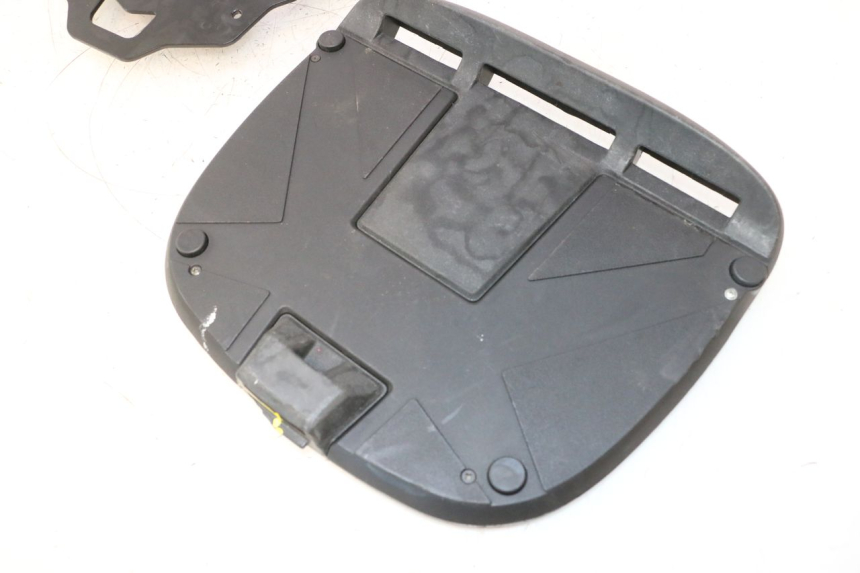 photo de PLATINE TOP CASE PIAGGIO MP3 500 (2016 - 2018) - Zoom état d’usage