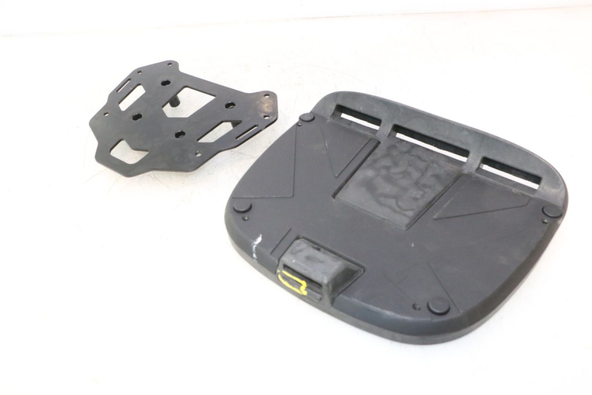 photo de PLATINE TOP CASE PIAGGIO MP3 500 (2016 - 2018) - Vue d’ensemble
