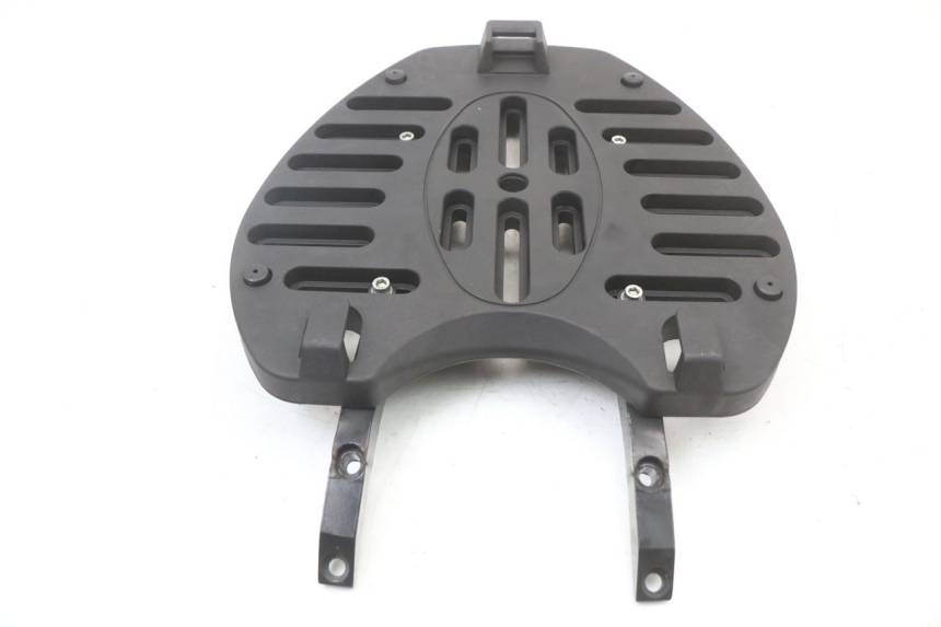 photo de PLATINE TOP CASE MOTO GUZZI NORGE 8V GT 1200 (2011 - 2016) - Gros plan technique