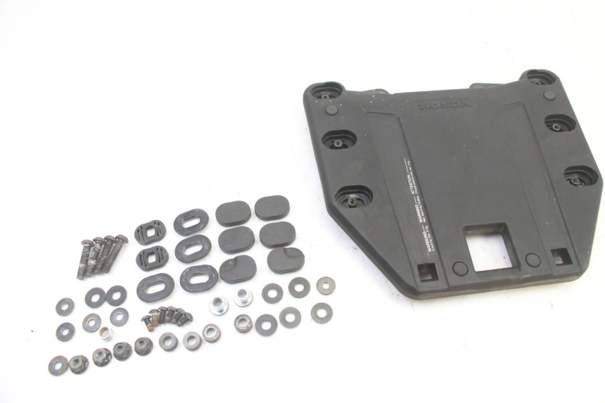 photo de PLATINE TOP CASE HONDA ST PAN EUROPEAN 1300 (2002 - 2013)