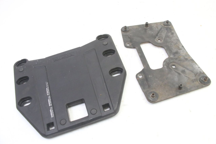 photo de PLATINE TOP CASE HONDA ST PAN EUROPEAN 1300 (2002 - 2013)