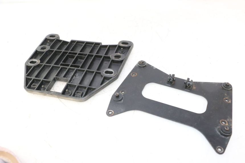 photo de PLATINE TOP CASE HONDA XLV VARADERO 125 (2007 - 2012) - Vue d’ensemble