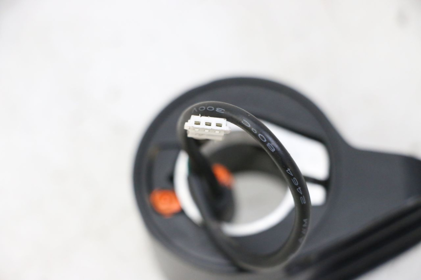 photo de POIGNEE ACCELERATEUR URBANGLIDE 100XS 1
