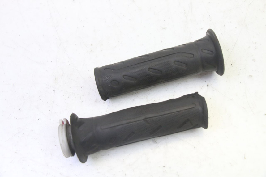 photo de POIGNEE ACCELERATEUR KYMCO AGILITY NAKED RENOUVO 2T 50 (2011 - 2018)