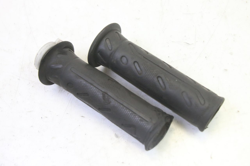 photo de POIGNEE ACCELERATEUR KYMCO AGILITY NAKED RENOUVO 2T 50 (2011 - 2018)