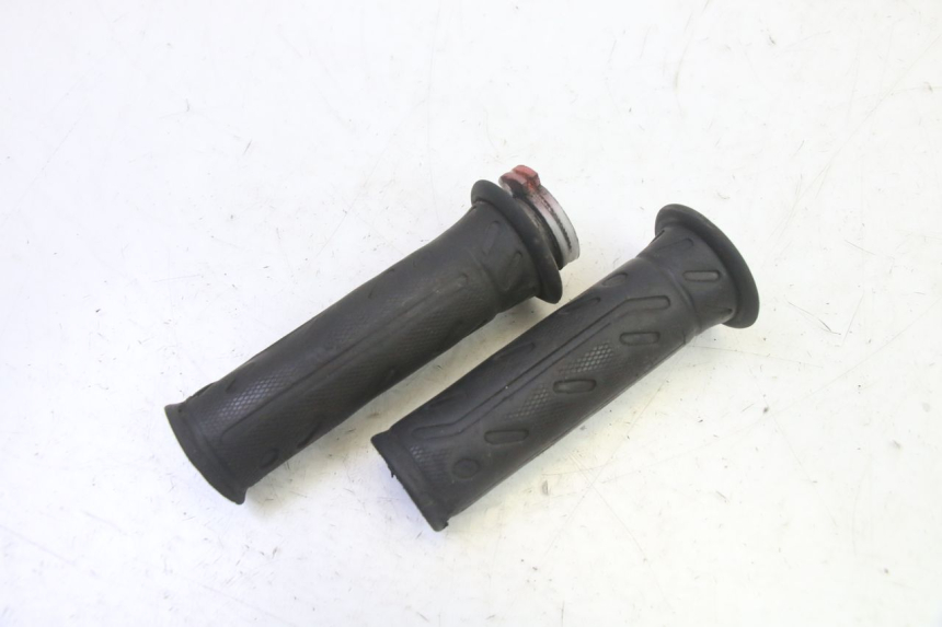 photo de POIGNEE ACCELERATEUR KYMCO AGILITY NAKED RENOUVO 2T 50 (2011 - 2018)